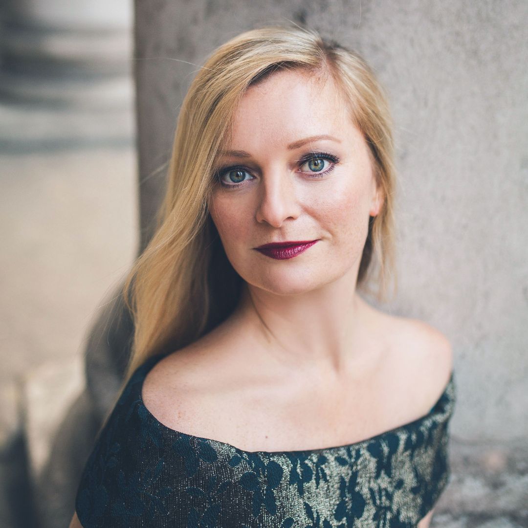 Lucy Crowe